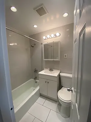 Rented by Bond New York | media 7