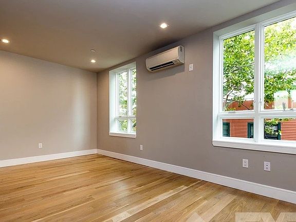 2nd image of 102 Quincy St APT 4B