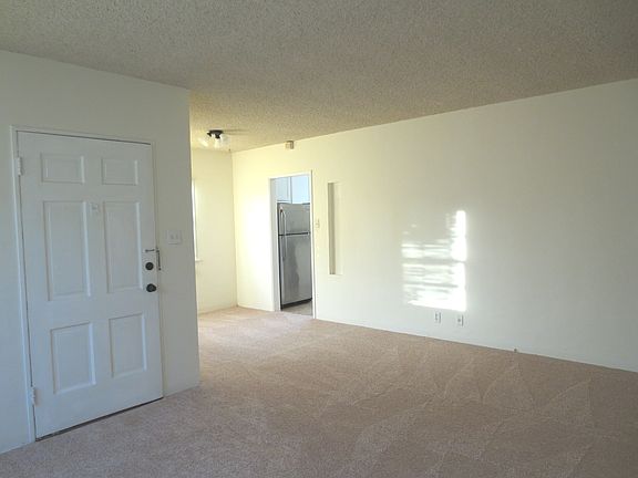 3rd image of 424 S Juanita Ave