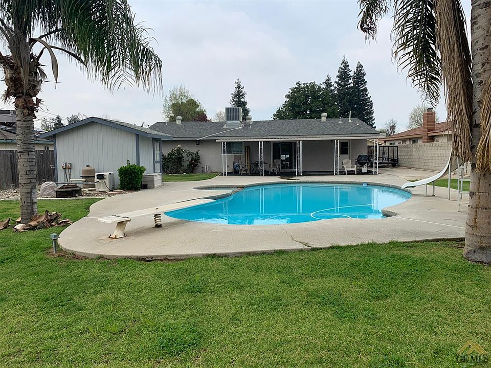 2nd image of 6304 Mignonette St