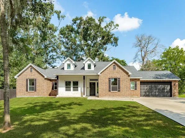 1219 Chuckwagon Ct, Angleton, TX 77515