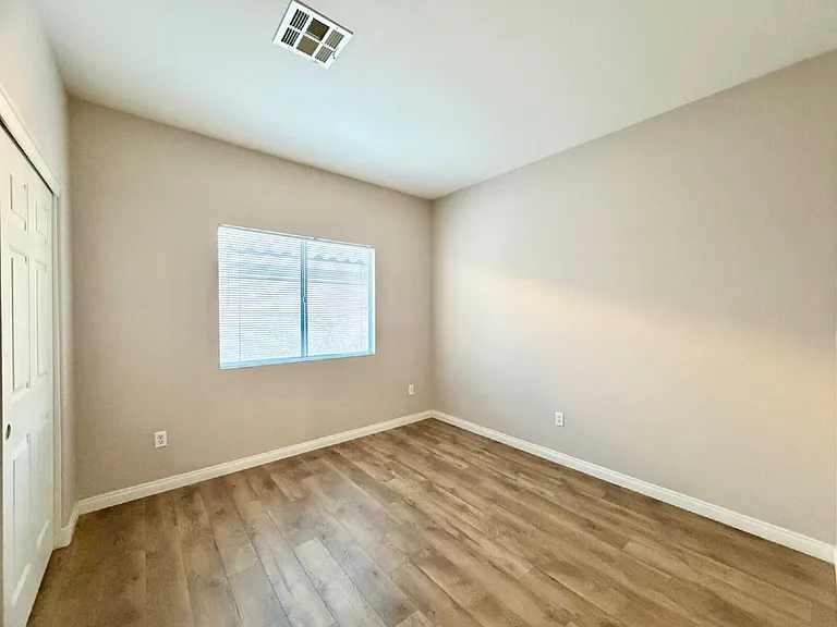 8917 Waltzing Waters Ct — Photo 32