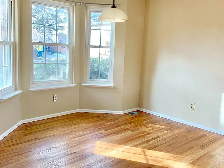 543 W Sycamore Cir — Photo 2