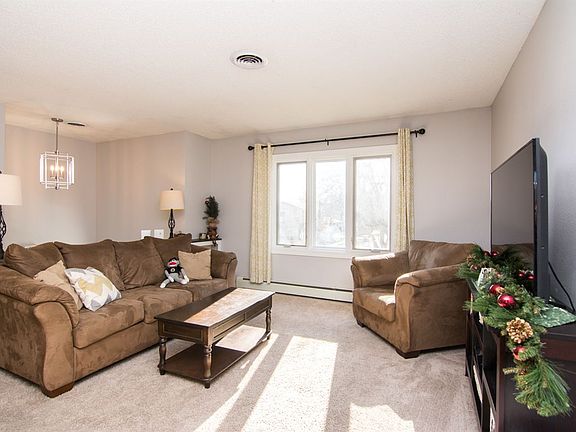 3rd image of 2854 Sterling Dr