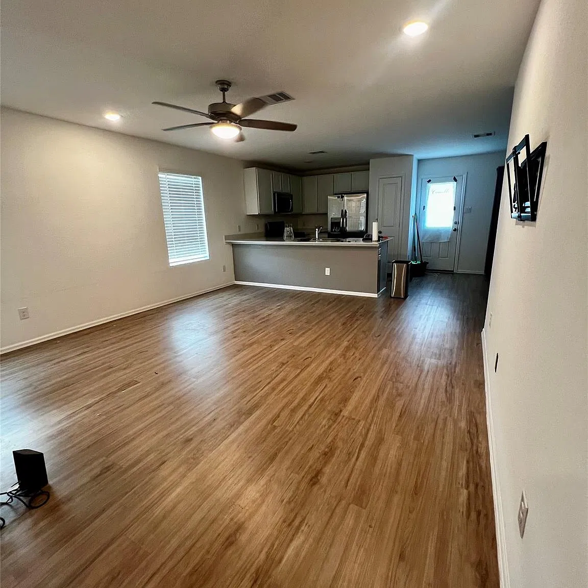 3 bed, 2.0 bath, 1310 sqft, $1,950 — Photo 4