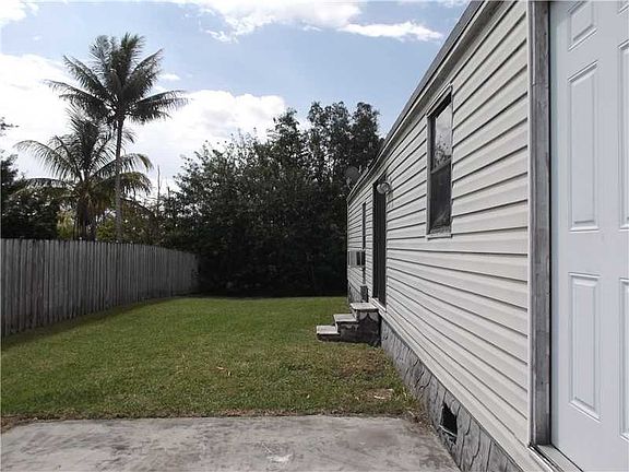 3rd image of 21850 NW 1st St