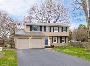 888 Copperkettle Rd, Webster, NY