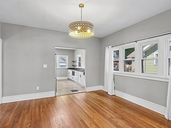 5th image of 3216 Woodland Ave