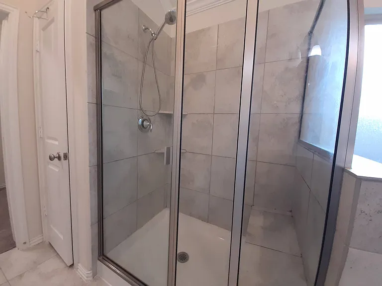 1514 Ancient Oak Ln — Photo 10