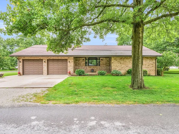 302 E Lincoln St, Pesotum, IL 61863