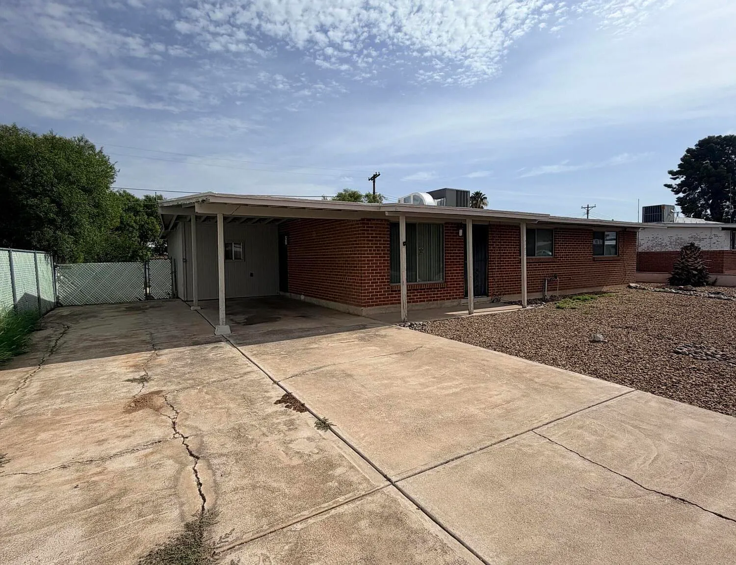 3 bed, 2.0 bath, 1050 sqft, $1,625 — Photo 3