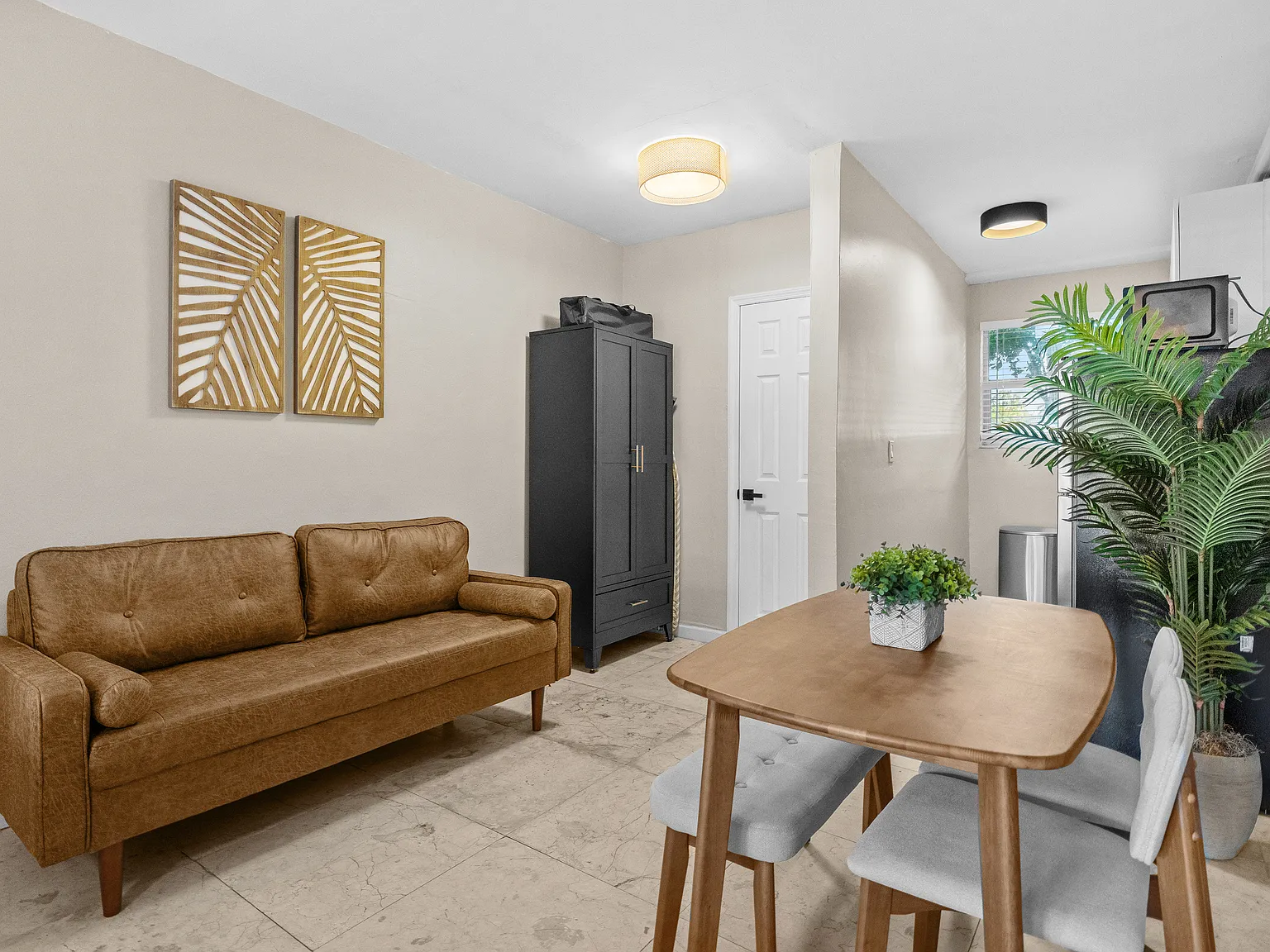 Studio, 500 sqft, $2,200 — Photo 3