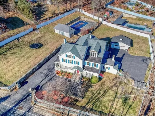 62 Convent Rd, Nanuet, NY 10954