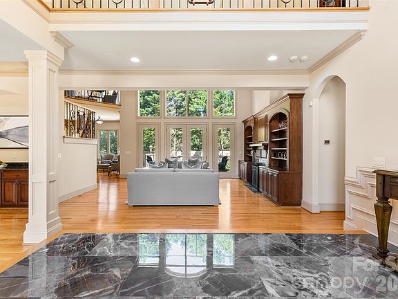 4th image of 1405 Saratoga Woods Dr