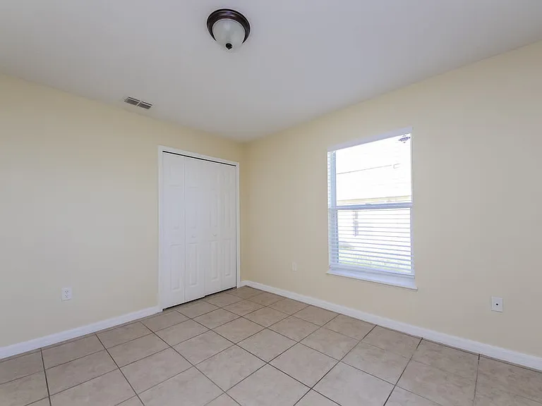 905 Derbyshire Dr — Photo 10