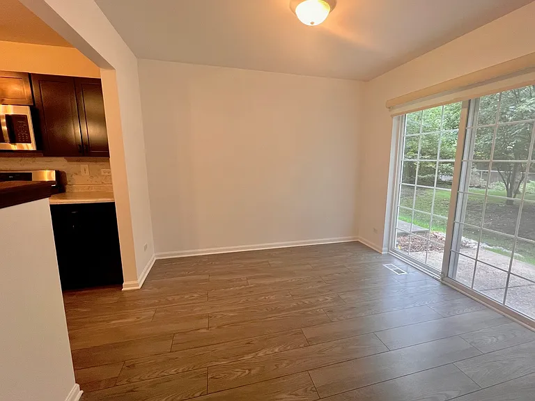 2407 Stoughton Cir #2407 — Photo 11