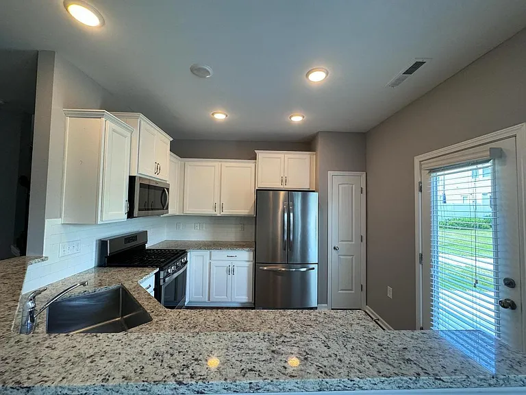 1024 Laceflower Dr — Photo 6