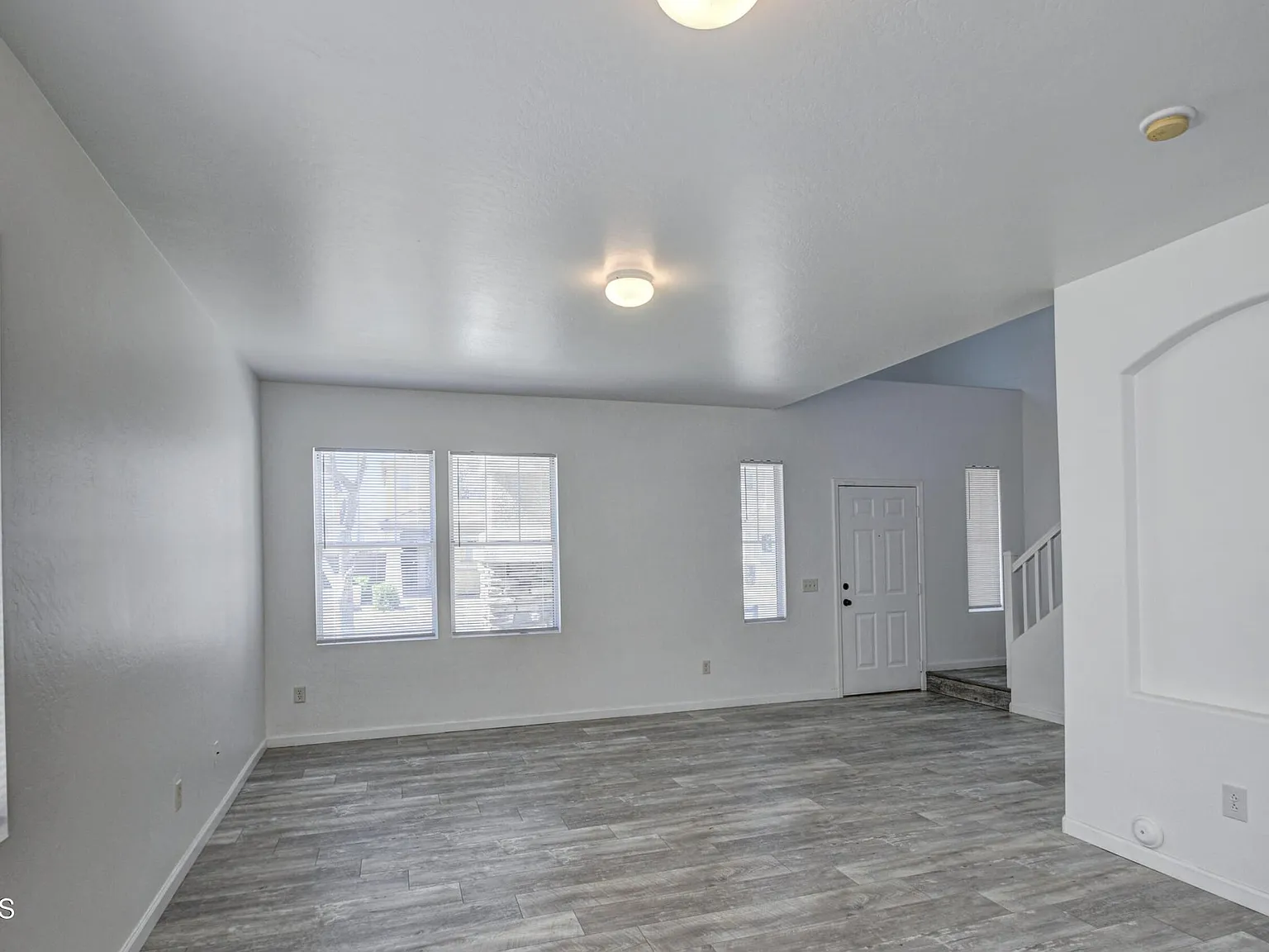 3 bed, 2.5 bath, 2091 sqft, $2,300 — Photo 3