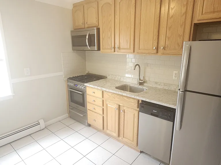 725 Joralemon St #5 — Photo 8