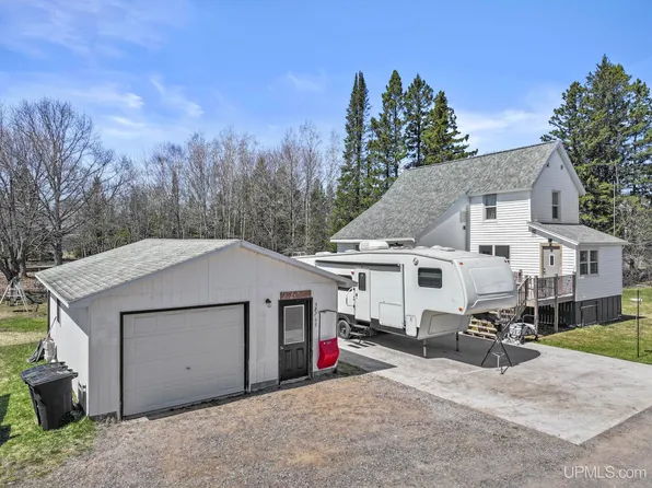 58769 Center St, Calumet, MI 49913