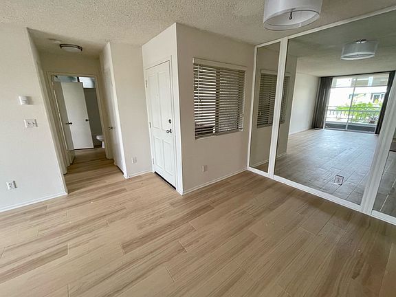 3rd image of 1541 S Bundy Dr APT 101