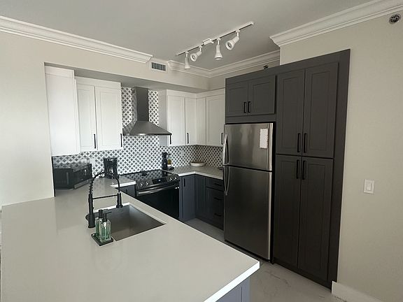 5th image of 616 Clearwater Park Rd APT 310
