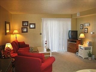 2nd image of 2501 W Clinton St #2501A