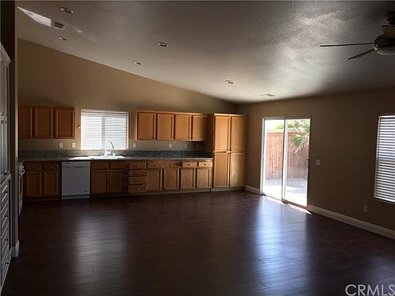 3rd image of 25403 Mountain Springs St