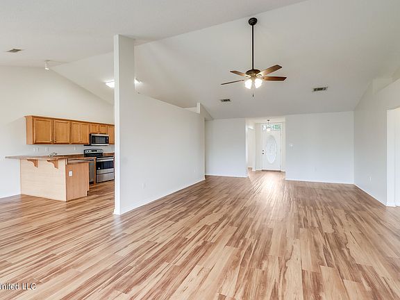 5th image of 15261 Haversham Pl