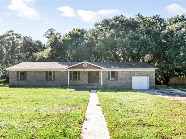 2053 Campfire Dr, Semmes, AL 36575