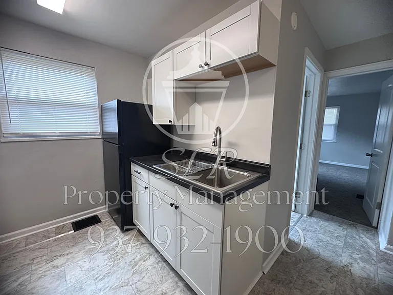 420 E Siebenthaler Ave — Photo 7