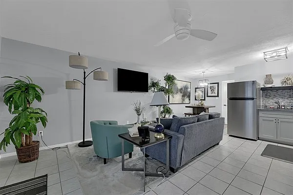 200 W Kingfish St #E-102 — Photo 10