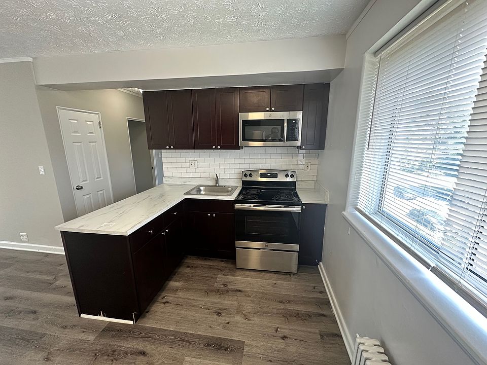 1st image of 4 Parkway