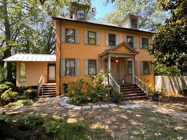 29 University Cir, Charlottesville, VA 22903