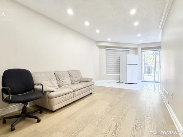 190 Moffatt Ave, Brampton, ON L6Y 4R3