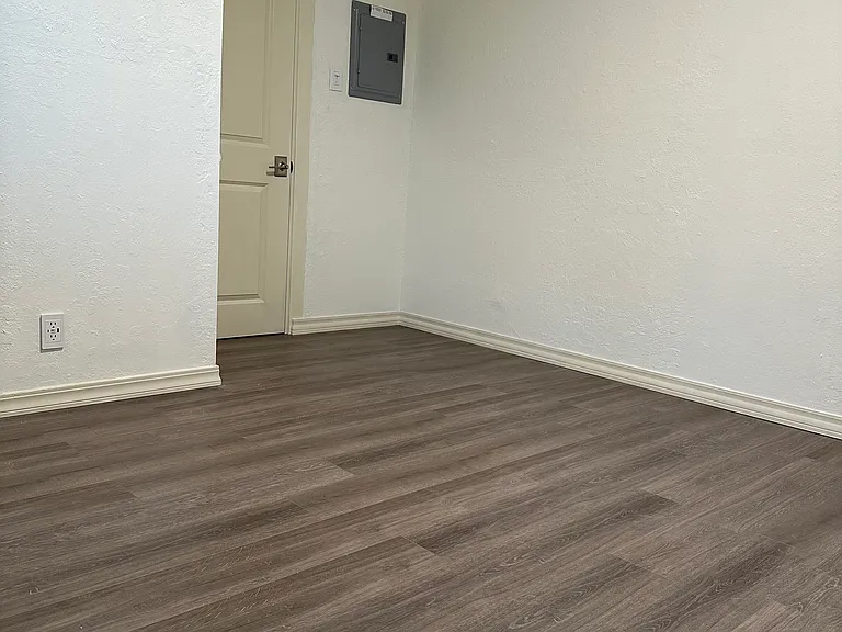 1377 Mersey Ave — Photo 6