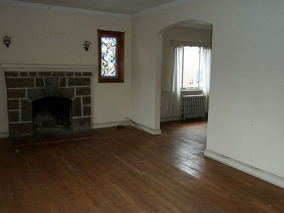4th image of 5838 215th St