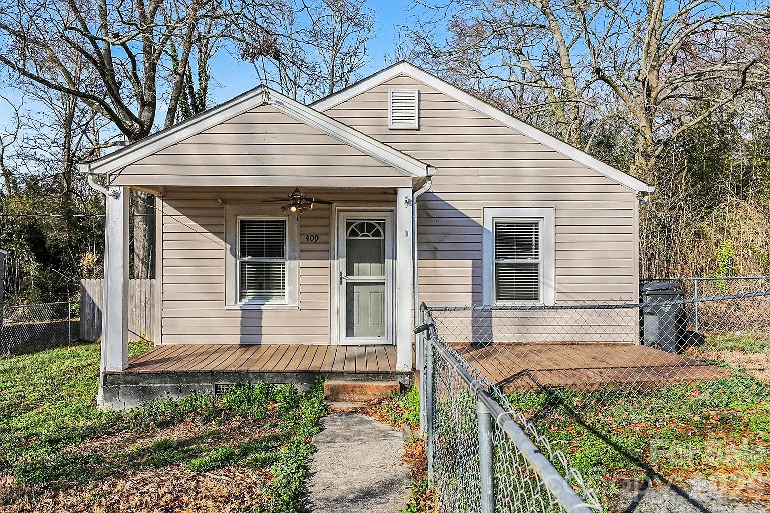 409 S Maple St photo 1