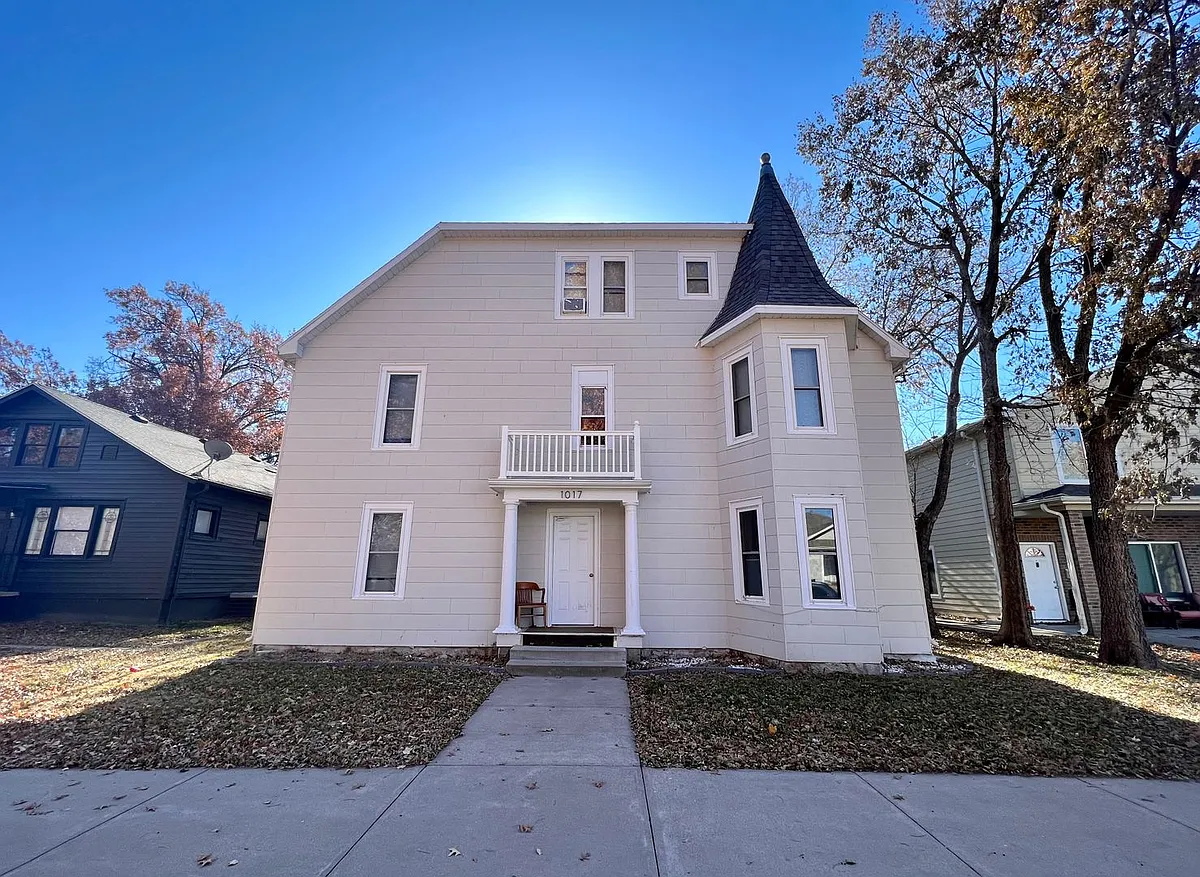 Building Photo - 1017 Laramie