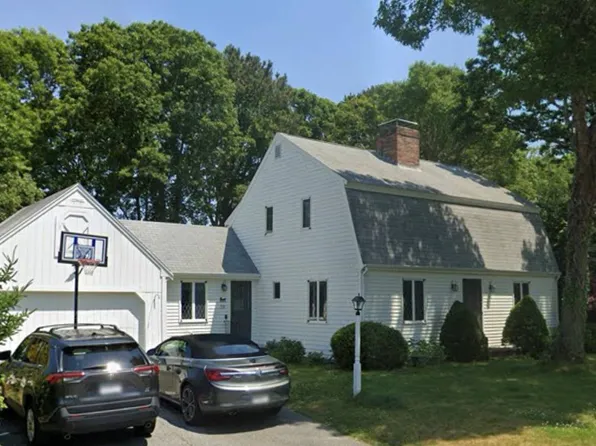 20 Deerfield Rd, Osterville, MA 02655