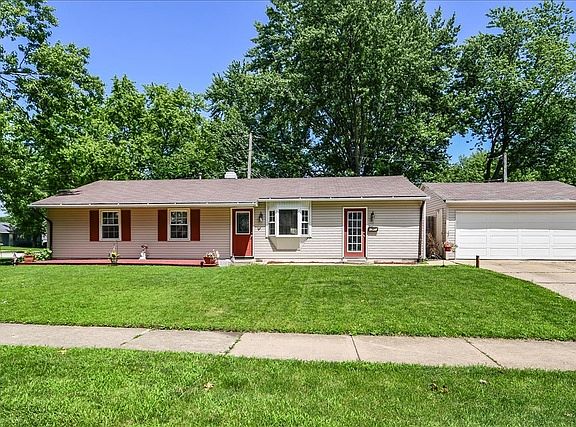 3rd image of 1345 N Elmwood Dr