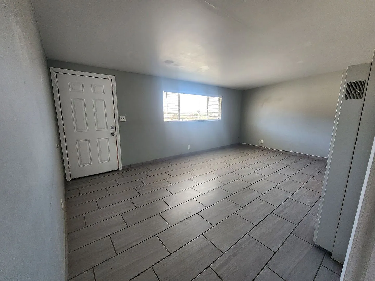 2 bedroom with Spectacular Views — Photo 2