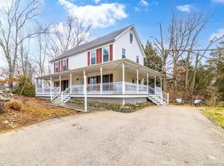 28 Way Hill Rd, Waterford, CT 06385
