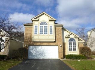 90 Manchester Dr, Buffalo Grove, IL 60089