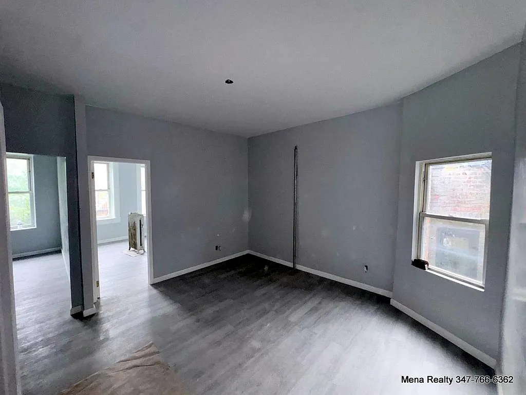 4 bed, $3,606 — Photo 2
