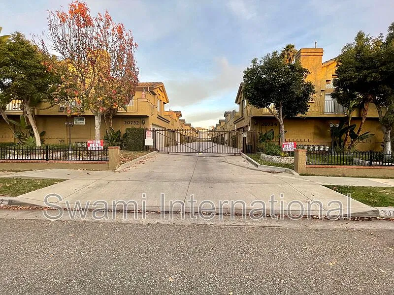 2 bed, 2.5 bath, 1000 sqft, $2,950 — Photo 1