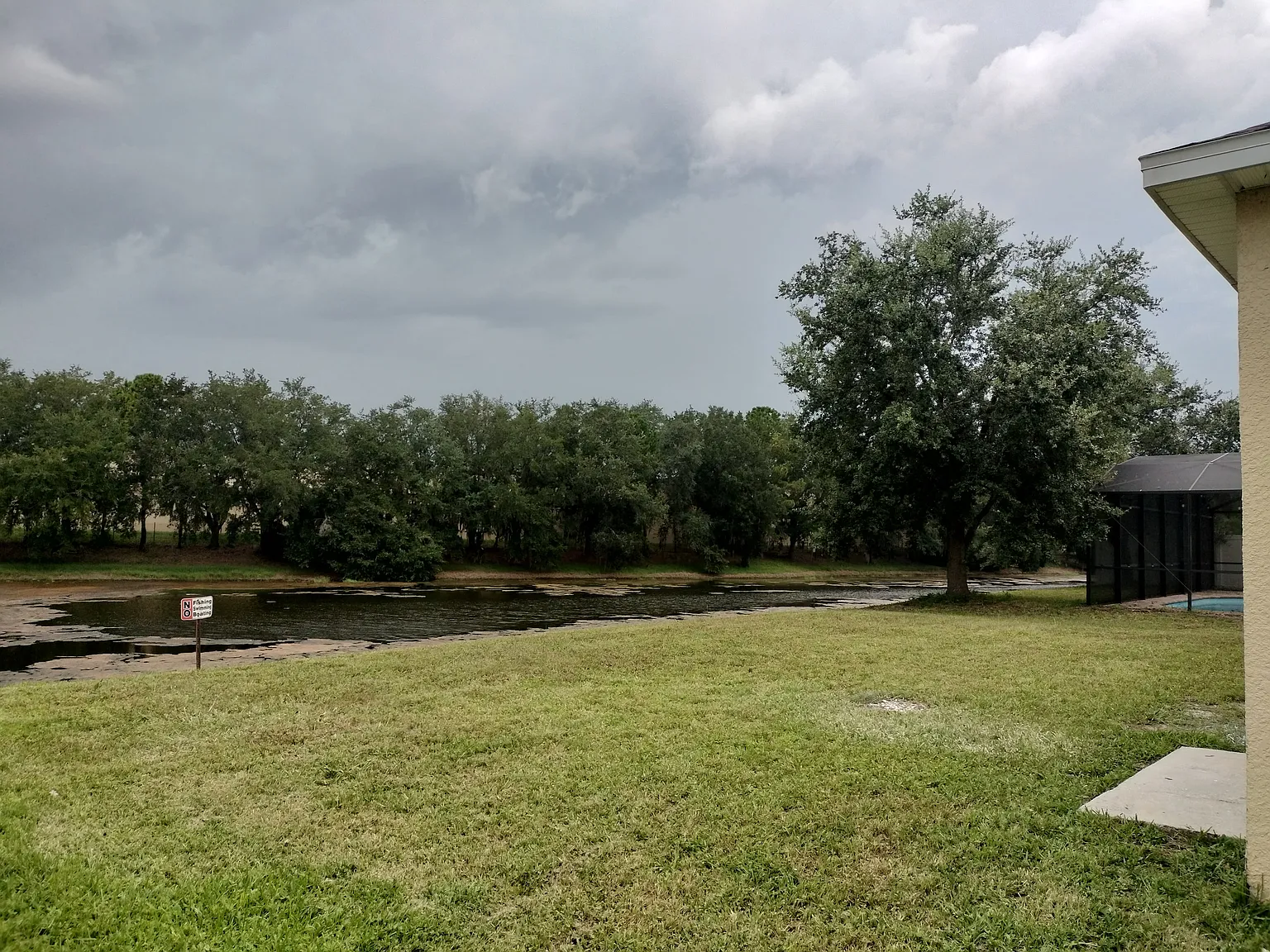 4 bed, 1960 sqft, $2,600 — Photo 2