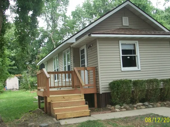 520 E Ash St, Watseka, IL 60970