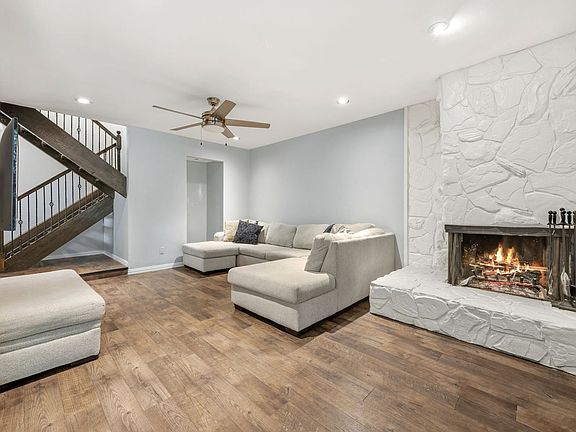 5th image of 2955 Country Place Cir