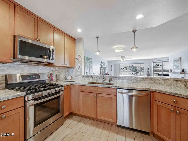 716 Island View Cir — Photo 11